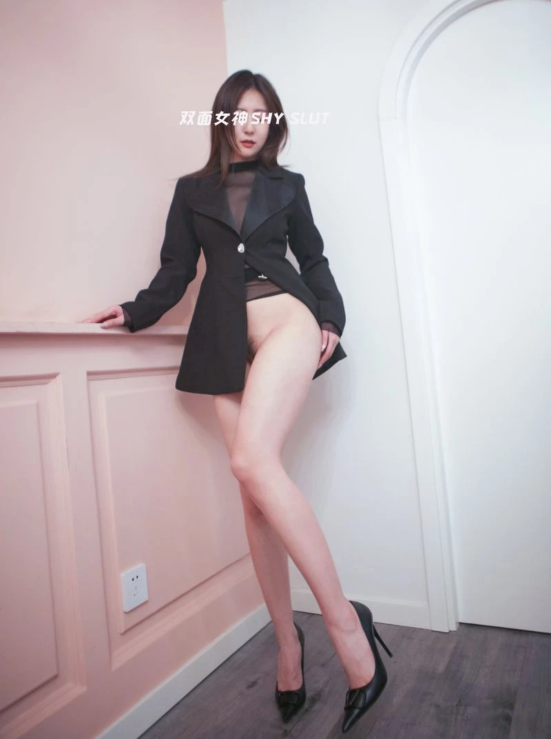 goddess SHY SLUT revealing her captivating allure